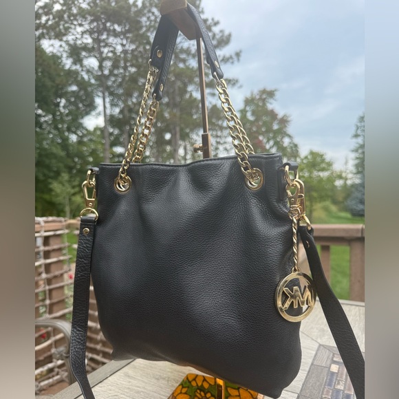 EUC! Michael Kors Jet Set Chain Medium Tote 
Black bag - Picture 1 of 12